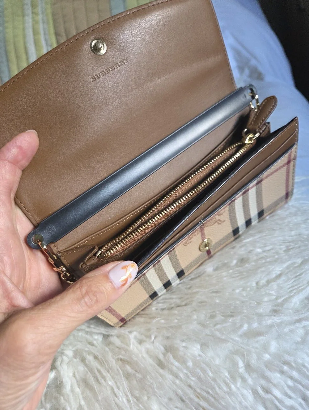 Burberry Haymarket Check Wallet EUC